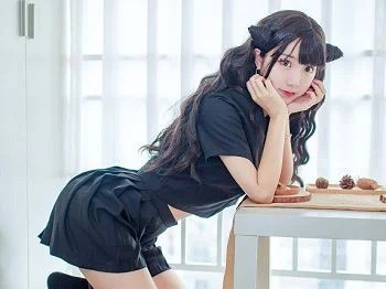 [喵糖映画]JKL.007_恶魔JK制服美女居家私房半脱短裙露性感内裤迷人美腿写真31P