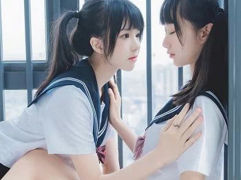 [喵糖映画]JKL.014_JK制服姐妹花私房性感短裙露翘臀美腿撩人姿势极致诱惑写真33P