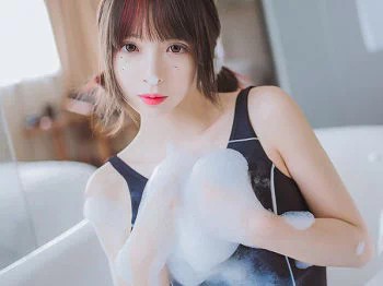 [喵糖映画]Vol.320_黑色死库水美少女私房浴缸里泡泡浴短袜秀白嫩美腿性感写真28P