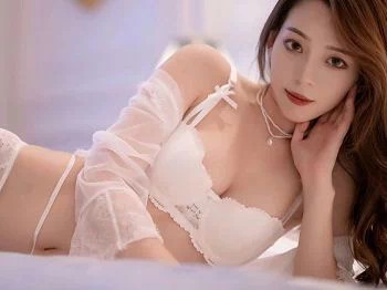 XiuRen第3045期_嫩模言沫私房床上白天轻透镂空内衣秀翘臀美腿撩人诱惑写真50P