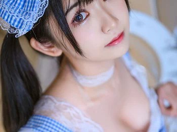 超人气Coser鳗鱼霏儿蕾丝女仆主题性感内裤配蕾丝袜秀翘臀美腿撩人诱惑写真32P