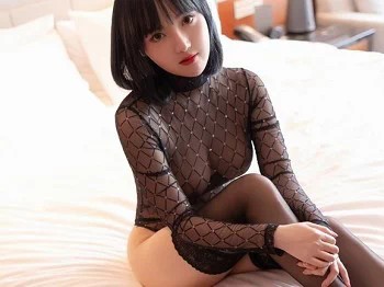 [XiaoYu画语界]Vol.516_嫩模豆瓣酱私房黑色超透连体衣配蕾丝袜秀火辣身材诱惑写真50P