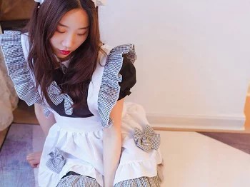 [喵糖映画]Vol.416_黑色女仆装美少女私房性感黑白丝袜秀白嫩美腿迷人写真37P