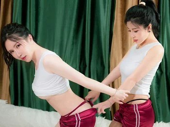XiuRen第3597期_新人模特小野猫＆沈欢欣私房性感姐妹花女同撩人诱惑写真36P