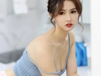 [MFStar模范学院]Vol.521_新人模特墨韩迷人吊带抹胸内衣配粉色内裤迷人诱惑写真38P