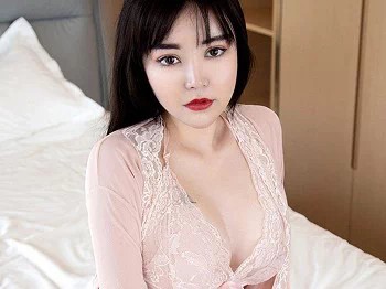 [Ugirls爱尤物]No.2177_模特艾优蜜私房粉色睡衣配吊带蕾丝内衣秀丰满身材诱惑写真35P