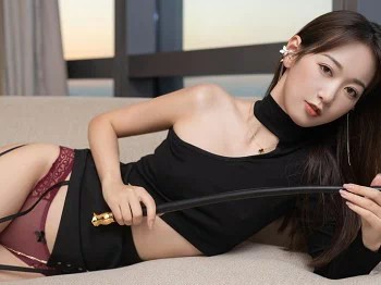 XiuRen第4061期_模特唐安琪女王调教主题私房脱黑丝吊袜秀翘臀美腿诱惑写真81P