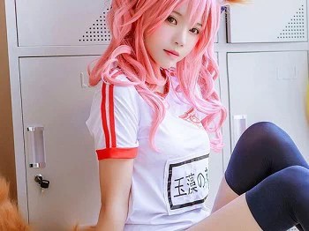 网络美女桜桃喵玉藻前体操服主题私房性感内裤配黑丝腿袜秀翘臀美腿诱惑写真31P