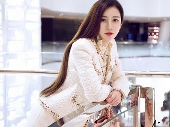 微博女神咪娜微博图集(二)户外街拍性感服饰秀完美身材靓丽迷人写真180P