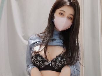 Coser小姐姐白银81四月合集试衣间主题私房黑色蕾丝内衣秀豪乳翘臀诱惑写真80P