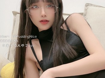 微博红人一勺大布丁黑色旗袍主题黑色薄透旗袍配超薄黑丝秀完美身材诱惑写真44P