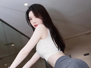 XiuRen第8767期_模特梦心玥性感灰色瑜伽裤+黑色情趣内衣秀高挑曼妙身姿迷人写真86P