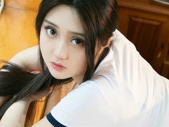 [Ugirls爱尤物]No.2868期_模特一只香蕉船私房性感白色高叉连体衣秀翘臀美腿诱惑写真35P
