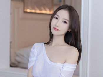 XiuRen第8834期_模特杏子Yada白色轻透连衣短裙配超薄肉丝秀曼妙身姿诱惑写真84P
