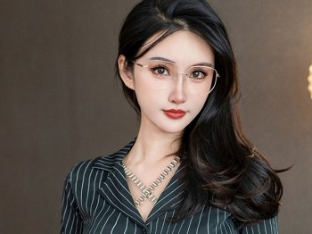 [XINGYAN星颜社]VOL.269_模特艺艺yiyi性感黑色衬衫露黑色内衣配开档黑丝秀美腿诱惑写真80P