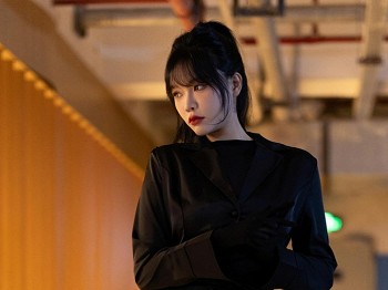 XiuRen第9275期_模特娜比黑色外套配黑长靴露超薄连体黑丝秀凹凸身材诱惑写真90P