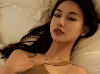 XiuRen第9289期_模特Lingyu69性感咖啡色连衣短裙配肉色丝袜秀丰腴身姿诱惑写真72P