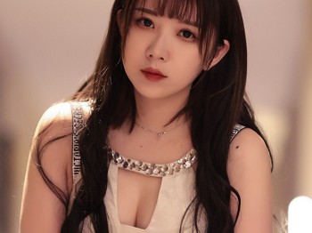 斗鱼主播小女巫露娜无内肉丝主题私房性感白色连衣短裙配超薄无内肉丝秀美腿诱惑写真96P