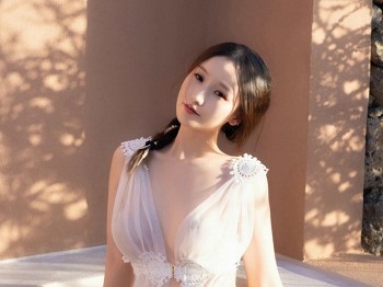 XiuRen第9442期_模特杏子Yada性感白色薄纱轻透服饰配肉丝袜秀曼妙身姿诱惑写真82P