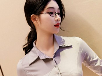 XiuRen第9567_新人模特南乔灰色OL服饰露性感内衣配黑丝吊袜秀美腿诱惑写真90P
