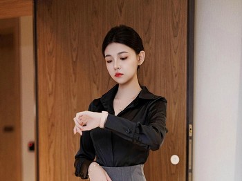 XiuRen第9604期_模特初梦瑶性感OL服饰露黑色内衣配黑丝吊袜秀美腿极致魅惑写真90P