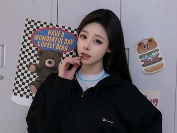 XiuRen第9707期_模特小逗逗性感白色高叉连体衣配超薄肉丝秀曼妙身材诱惑写真80P