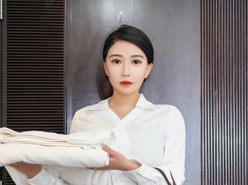 [XINGYAN星颜社]VOL.302_模特李若汐ci性感OL服饰露黑色内衣配超薄肉丝迷人诱惑写真80P