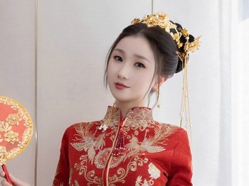 XiuRen第9811期_模特杏子Yada性感新娘装红色情趣内衣配超薄肉丝秀美腿诱惑写真84P