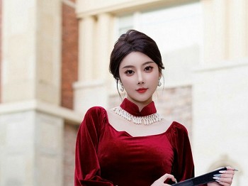 XiuRen第9831期_女神杨晨晨Yome性感深色旗袍+红色蕾丝内衣秀丰腴身材诱惑写真90P