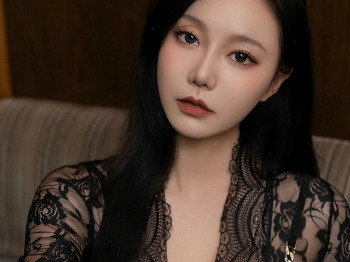 XiuRen第9842_模特安然anran黑色蕾丝情趣服饰配超薄黑丝秀曼妙身姿诱惑写真82P