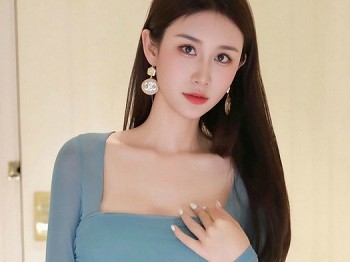 XiuRen第9847_模特艺艺yiyi性感蓝色连衣裙配白丝吊袜秀曼妙身姿撩人诱惑写真60P