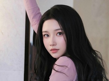 XiuRen第9854_模特伊一Moon性感黑色比基尼+黑色情趣内衣秀曼妙身姿诱惑写真64P