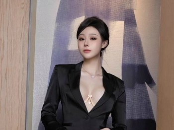 XiuRen第9951期_模特小逗逗宾馆里性感情趣内衣配闪亮肉丝秀曼妙身姿诱惑写真80P
