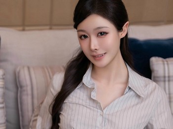 XiuRen第10022期_模特小逗逗性感衬衫露豹纹内衣配超薄黑丝秀曼妙身姿诱惑写真79P