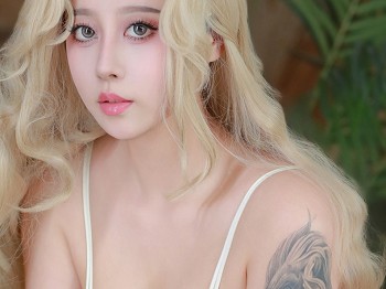 萌妹奈汐酱nice金发套装汐主题私房性感花色蕾丝内衣配白丝吊袜秀完美身材诱惑写真70P