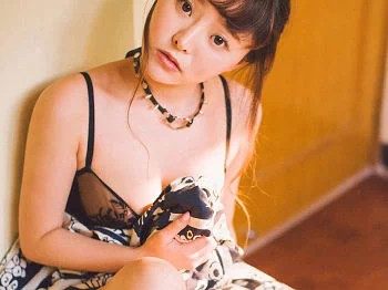 [BoLoli波萝社新刊]Vol.114_嫩模柳侑绮居家和服半脱秀性感黑色内衣完美诱惑写真51P
